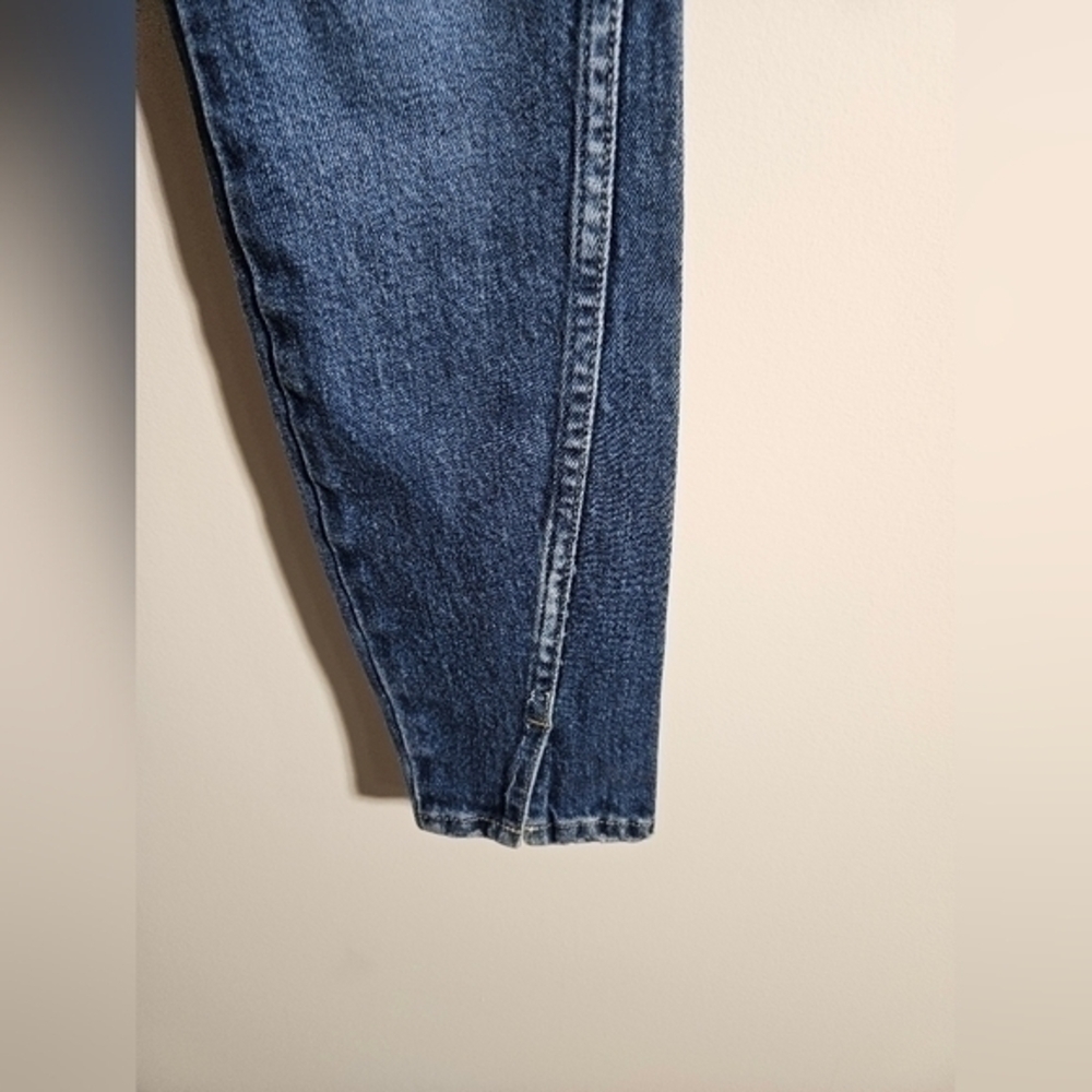 AMO Jeans - Picture 2 of 7